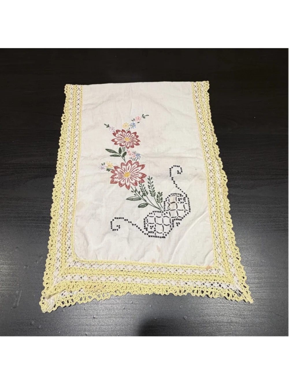 Vtg Cottagecore Floral Embroidered Dresser Scarf Table Runner Lace Trim 33.75x12